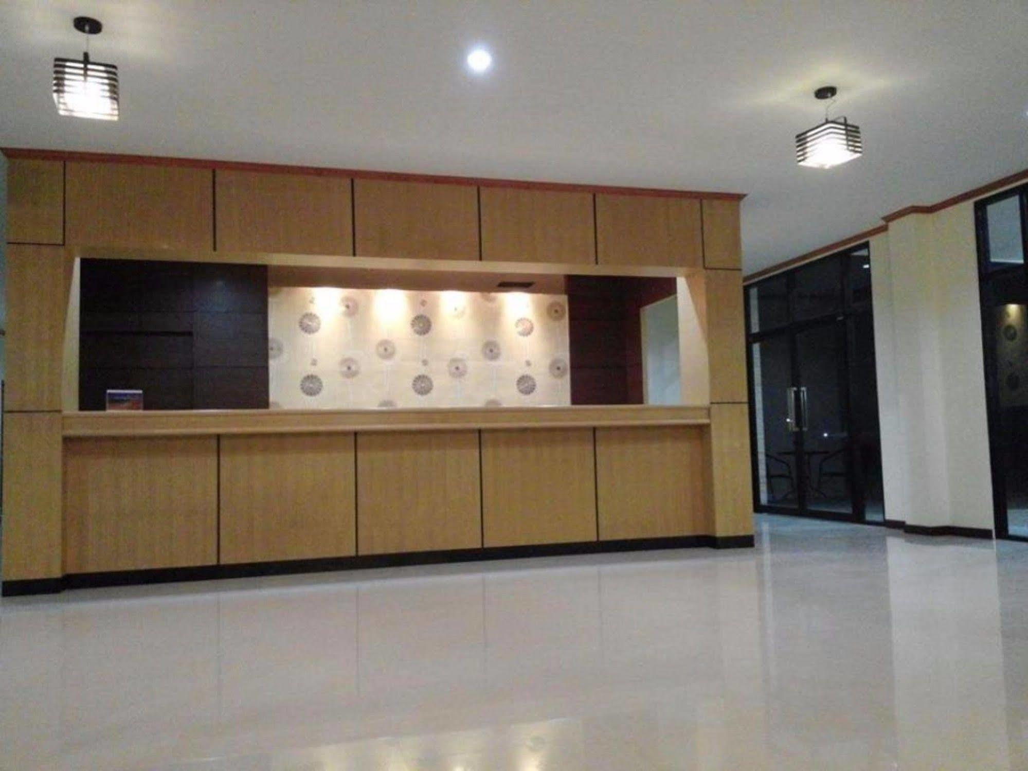 Lita Place Roi Et Luaran gambar